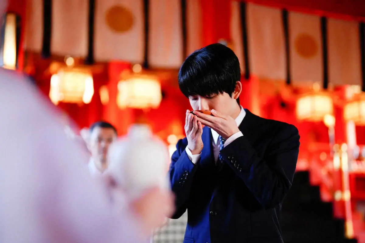 【画像・写真】【王将戦】藤井王将　「千本鳥居」を指し手に例え「一手一手が手探り」　第2局・伏見稲荷大社の陣