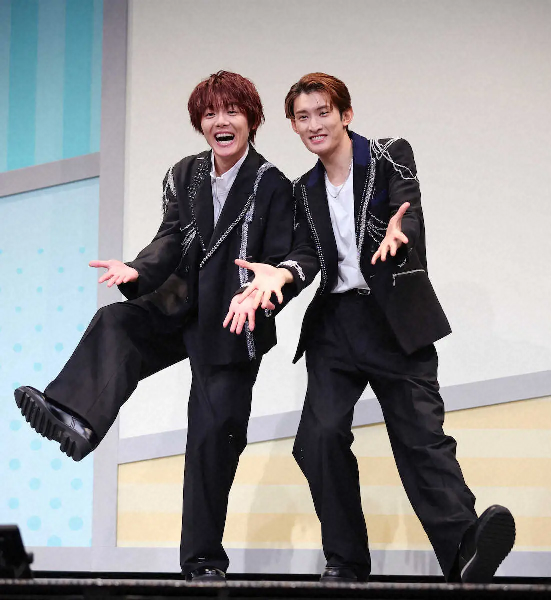 【画像・写真】「Snow　Man」向井康二　“戦友”室龍太と息ピッタリ　27日から舞台「ムロムカイ」