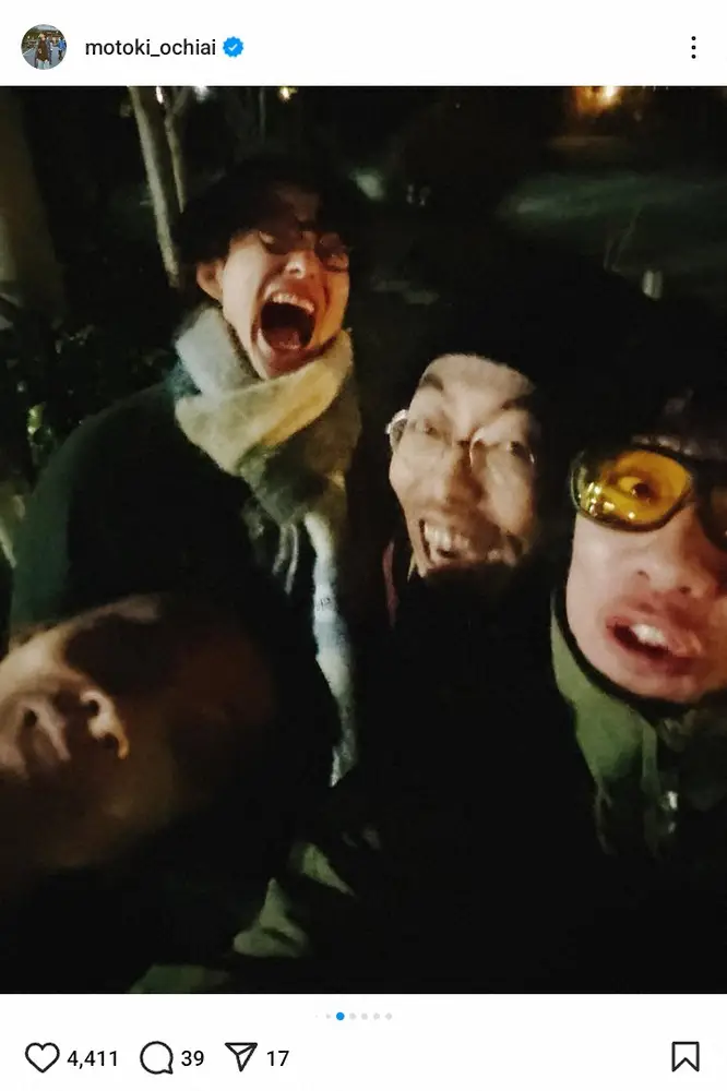 【画像・写真】人気俳優らが夜の街角で大はしゃぎ！ブレブレの仲良し変顔ショットに「さいこー」「やっぱこの4人」の声