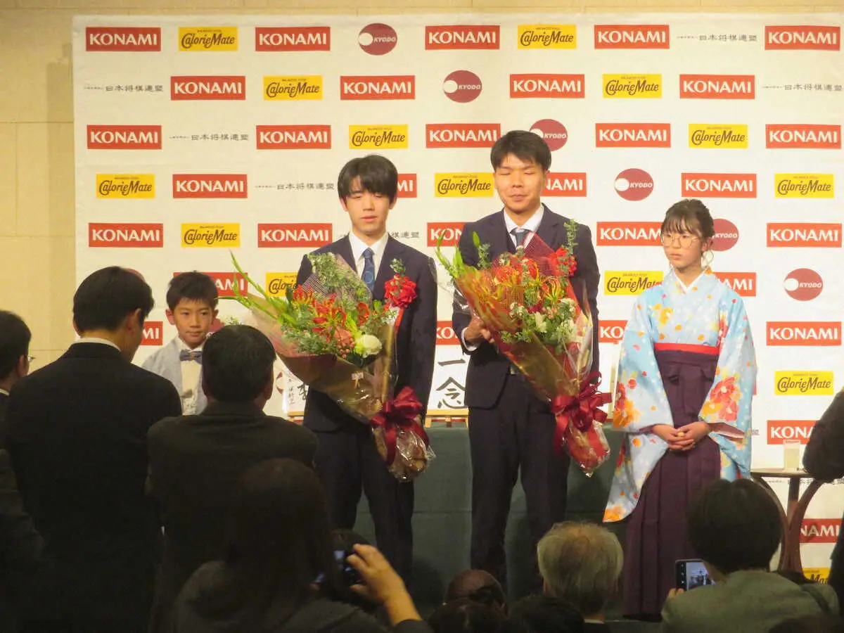 【画像・写真】藤井棋王　増田八段から牽制球「先手番が来ることを願う」　ここ3局後手で藤井の角換わりに敗退