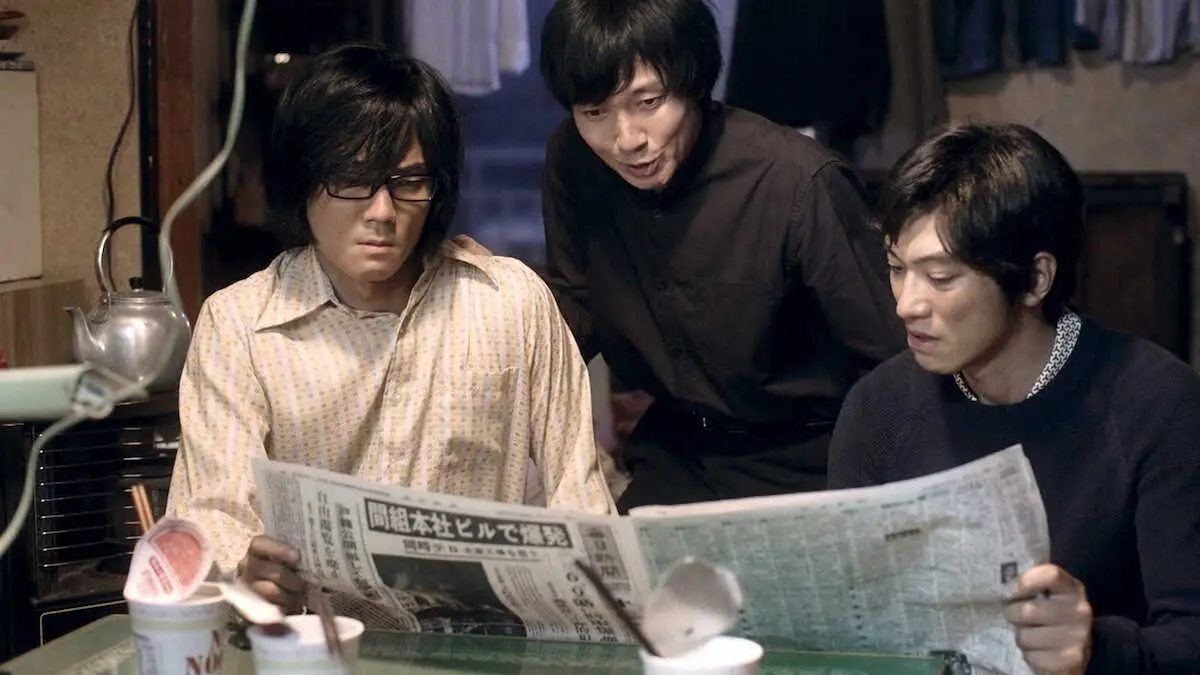 【画像・写真】映画「『桐島です』」の一場面。左が主演の毎熊克哉（C）北の丸プロダクション