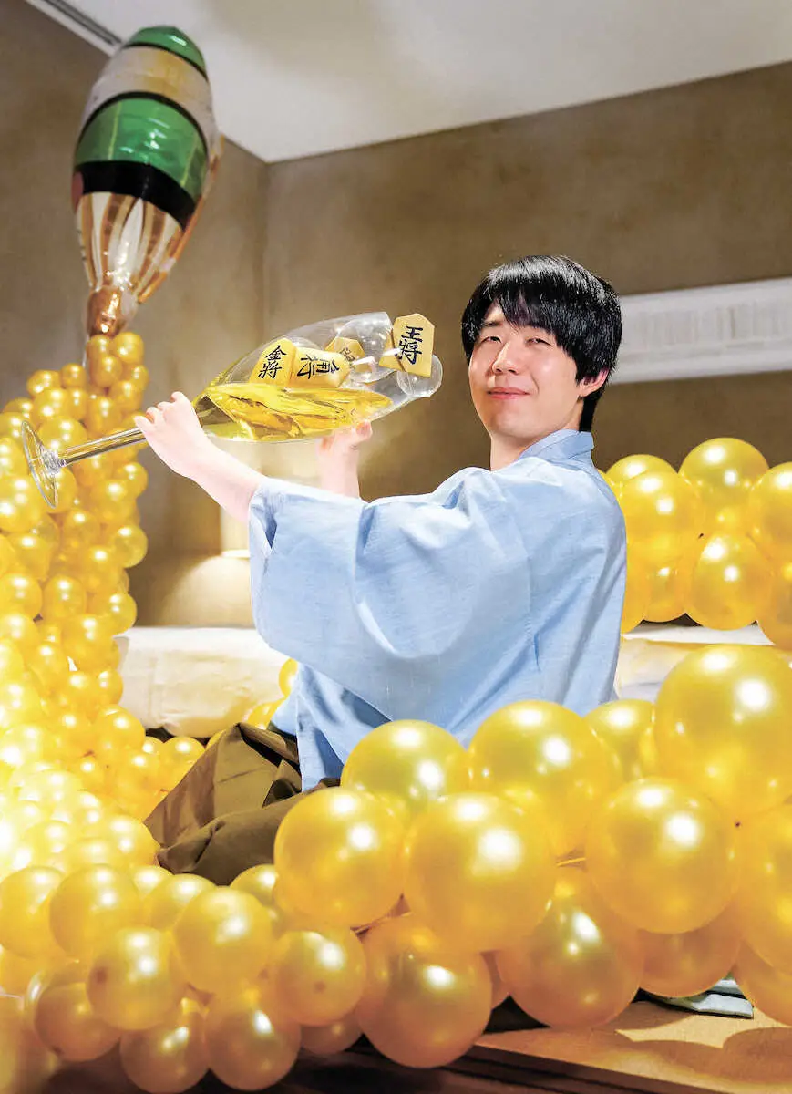 【画像・写真】【王将戦】藤井王将、王手　4連覇へ3連勝!!　立会人も酔わせた114手目△4四同王