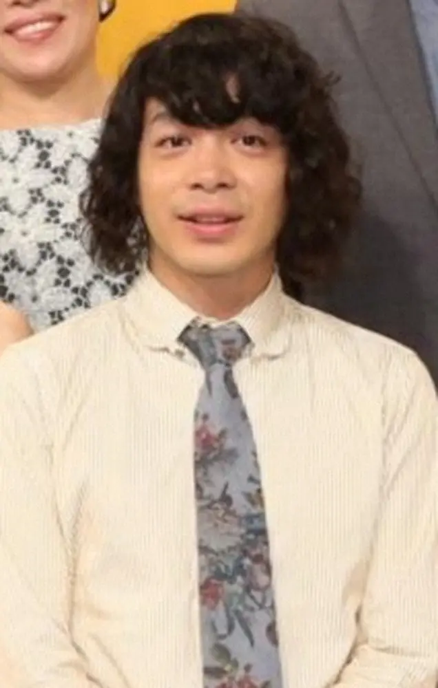 【画像・写真】銀杏BOYZ・峯田和伸　ガガガSP・桑原さんの葬儀に参列　棺の中の顔をじっとのぞき込み盟友の死を悼む