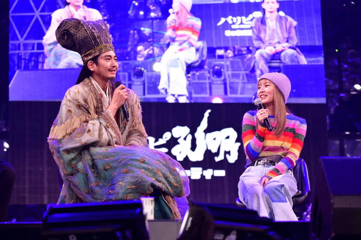 【画像・写真】向井理　諸葛孔明の重すぎる衣装に“悲鳴”「大変だった…一回ハンガー折れました」