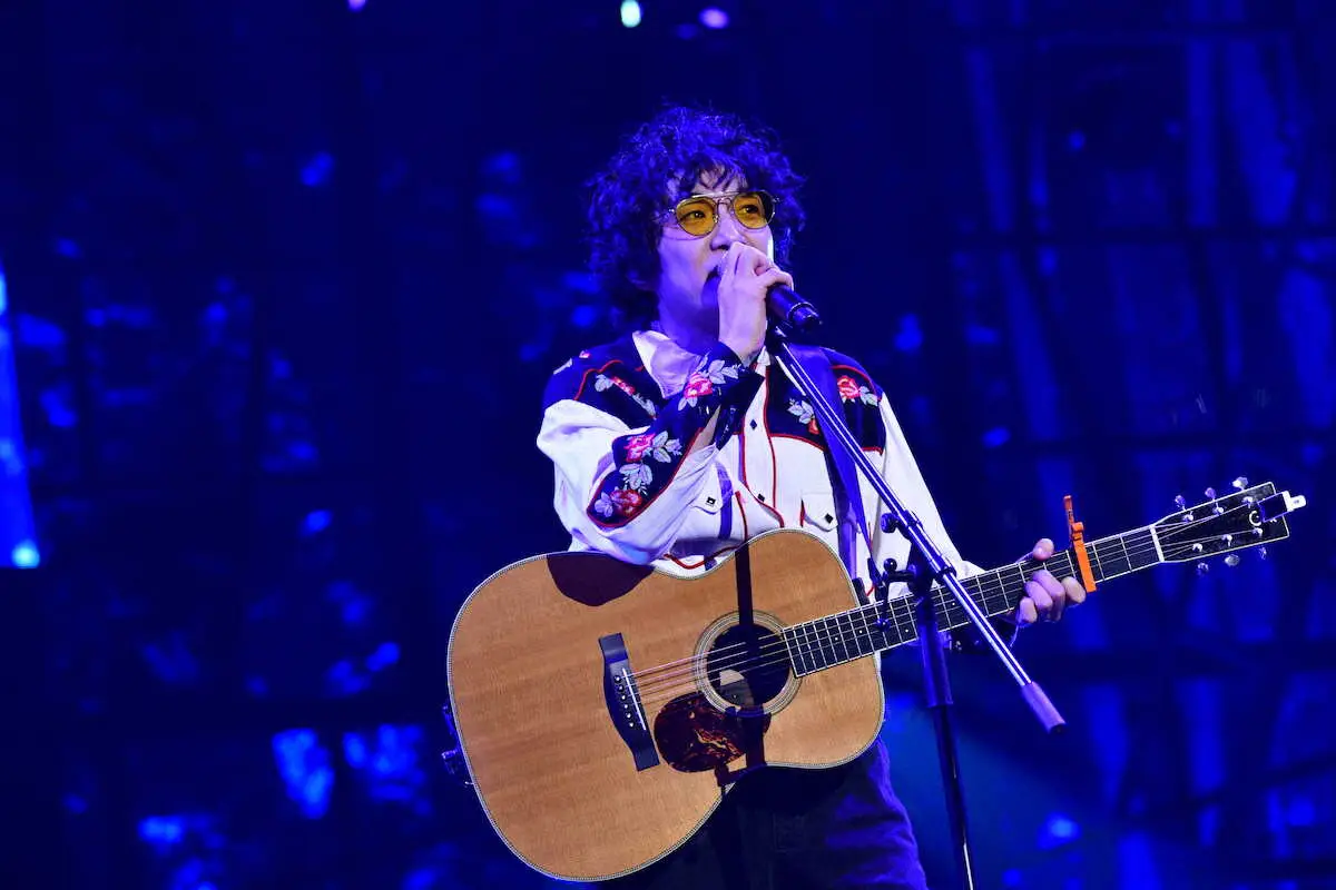 【画像・写真】石崎ひゅーい　太腿を出す衣装に「ハマっていった」「太腿いつ出せるのかな」