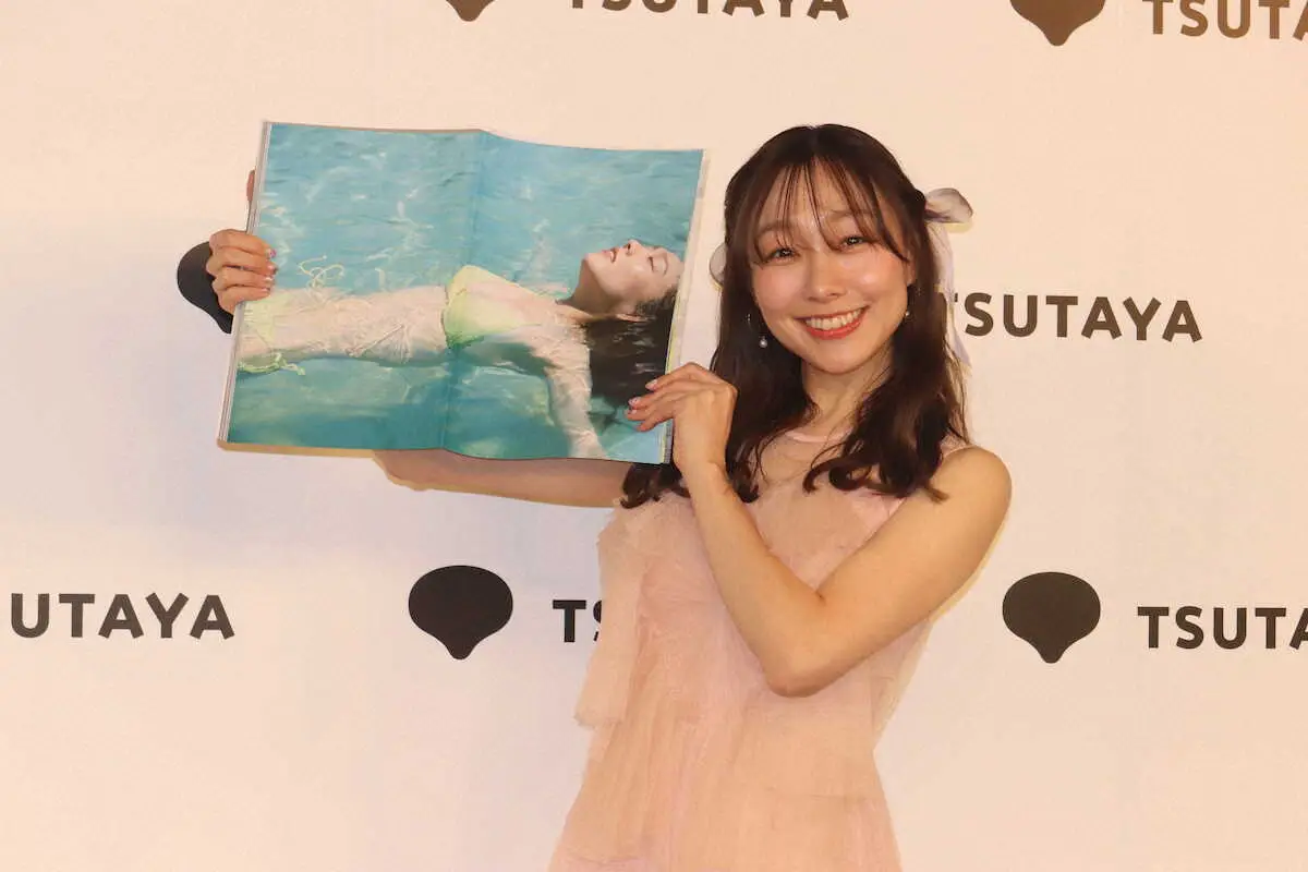 【画像・写真】須田亜香里「楽しみながら大胆な露出までさせてもらえた」　写真集「pluie」を読んで欲しい相手とは…