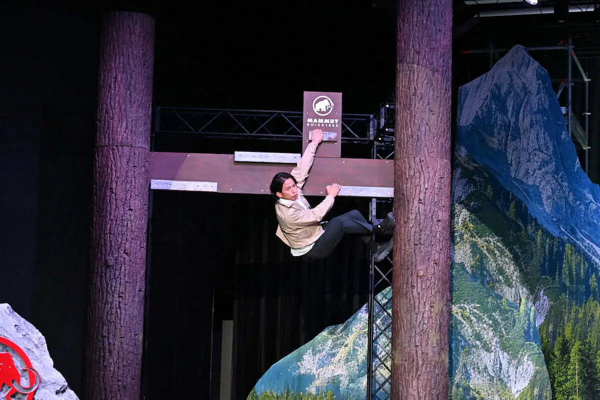 【画像・写真】アウトドアブランド「マムート」の「2025年春夏コレクション発表会」に出席した岡田准一（撮影・糸賀日向子）