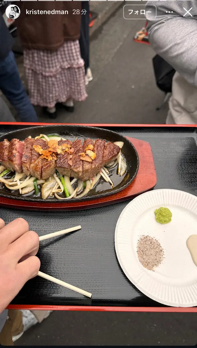 【画像・写真】ドジャース・エドマン　ウナギをガブリ！築地を大満喫　ステーキ、ラーメンに大福…日系人妻が公開