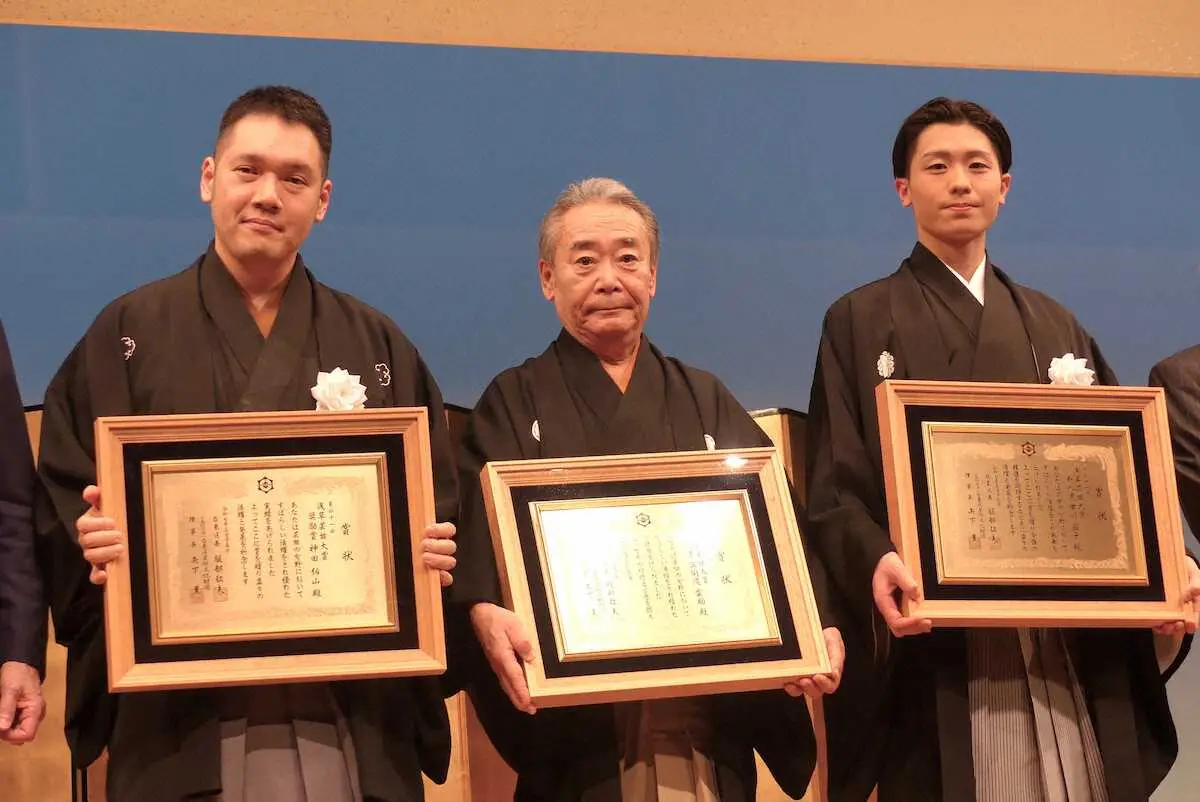 【画像・写真】市川團子「いつも舞台を応援してくださる皆さまのおかげ」浅草芸能大賞新人賞を獲得　受賞記念舞踊も披露