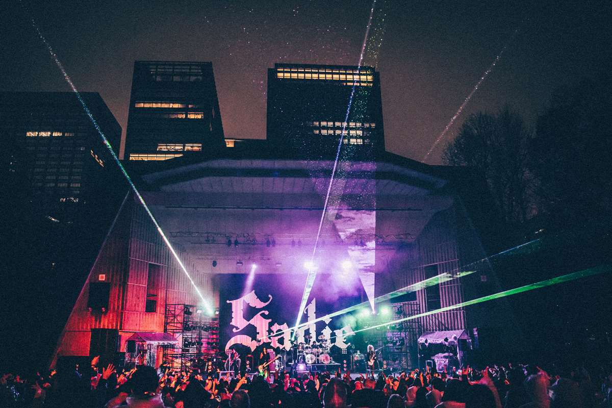 【画像・写真1枚目】魂が共鳴した冷雨の夜―Sadie20周年ライブ　野音で交わした 「新生」の誓い