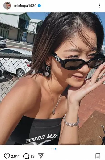 【画像・写真】みちょぱ　チューブトップ“小麦肌”ショット披露に「カッコいいです！！」「太陽に愛されてるぜ」