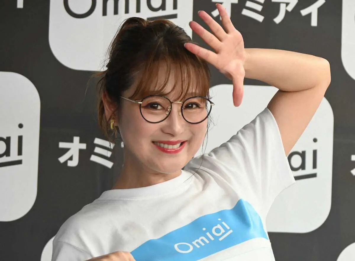 【画像・写真】鈴木奈々　18歳で初めて乗った愛車は「ギャル車」車内はミニーちゃん仕様「懐かしい」「さすがギャル」
