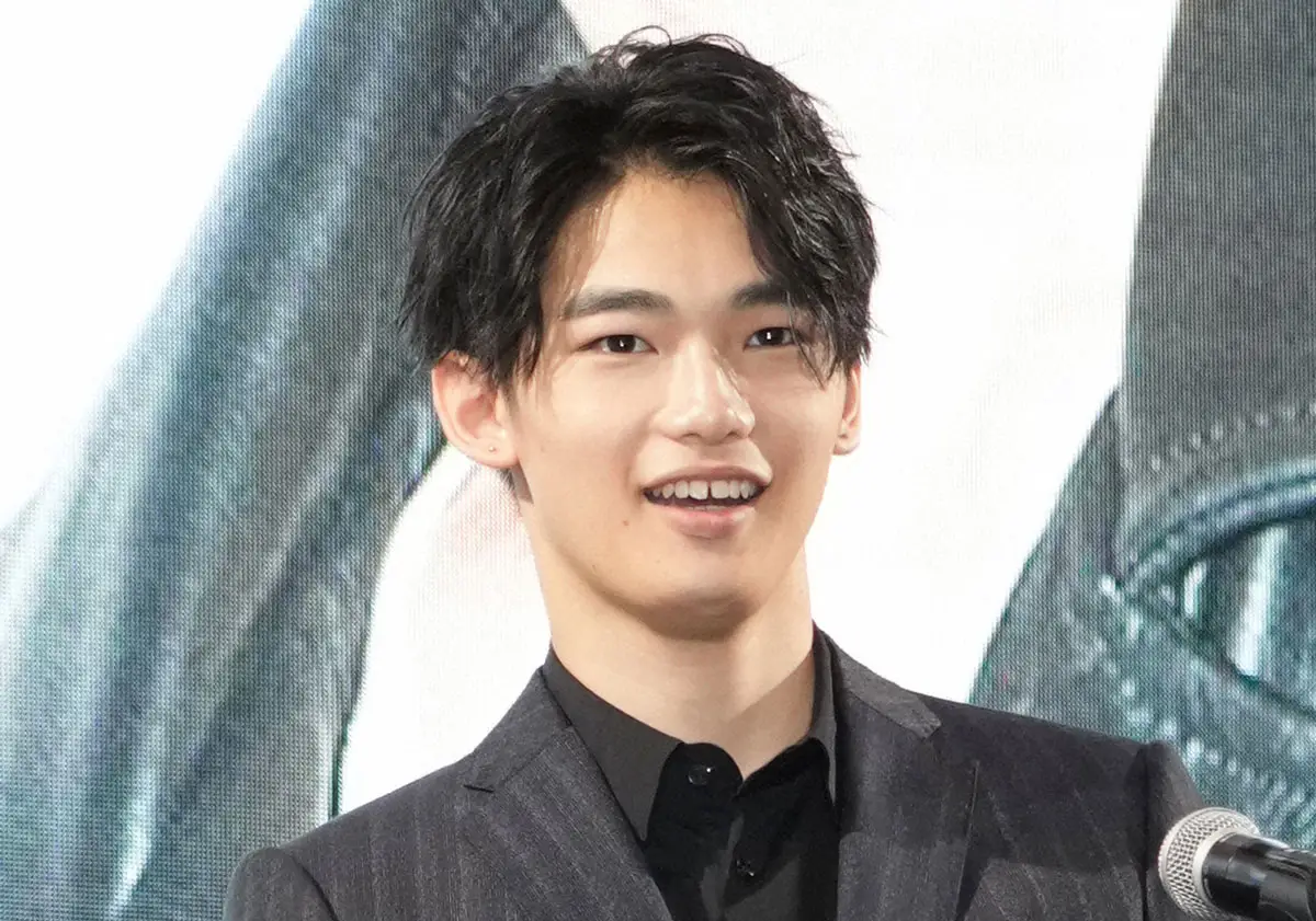 【画像・写真】冨永章胤　母・冨永愛と“激レア”しゃぶしゃぶで20歳誕生日祝う姿に「姉弟」「素敵な親子」の声