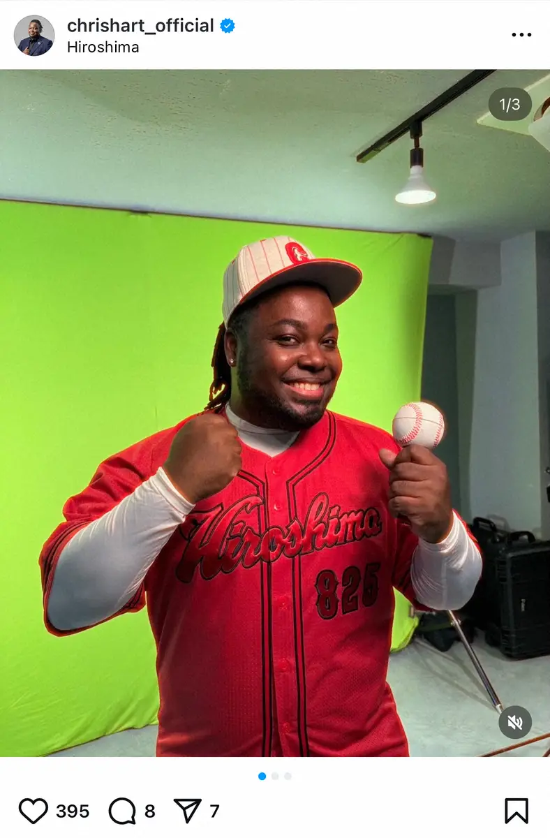 【画像・写真】コイ党人気歌手の“似合いすぎ”ユニ姿に「“助っ人”枠に入れそう」「本物の選手みたい」ファン驚きの声