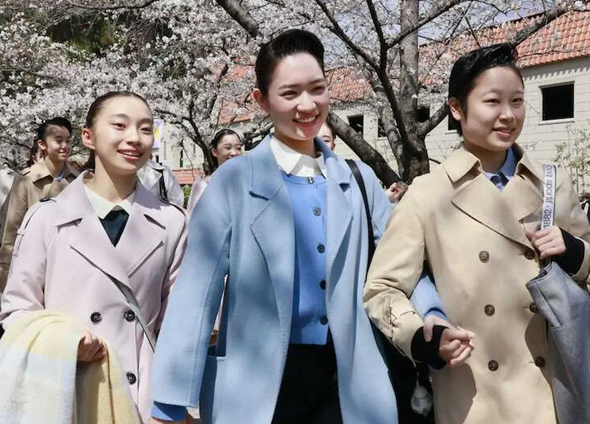 【画像・写真】元巨人・林昌範氏＆亀井京子アナの長女、林心優さんが宝塚音楽学校合格　第113期生40人発表