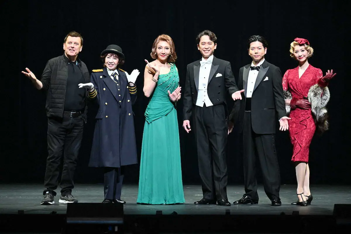 【画像・写真】坂本昌行　主演ミュージカル「ホリデイ・イン」初日　「見ているお客様が心豊かになれる作品を」