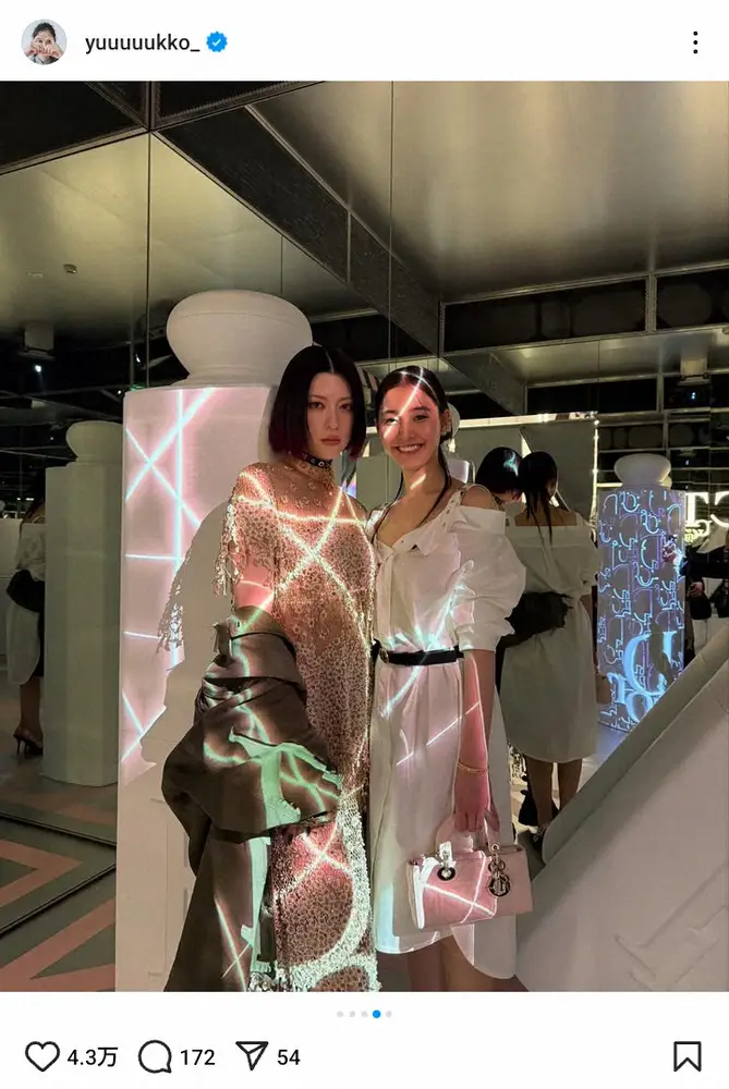 【画像・写真】「挟まれたい」新木優子と人気女優の“密着2ショ”にファン興奮「やば～」「最高すぎる」「神の領域」