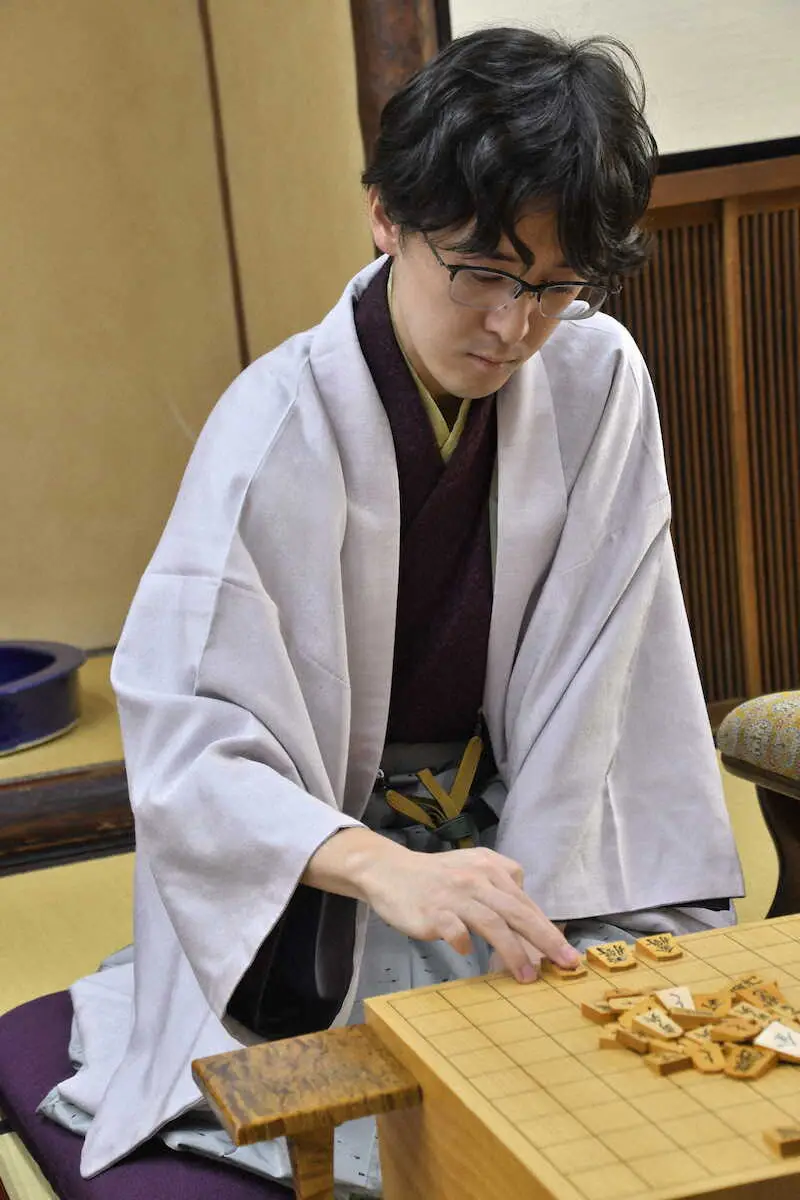 【画像・写真】伊藤叡王は黒星発進　大盤解説の藤井王将「動じないのが強さ」47手目1時間13分の長考に