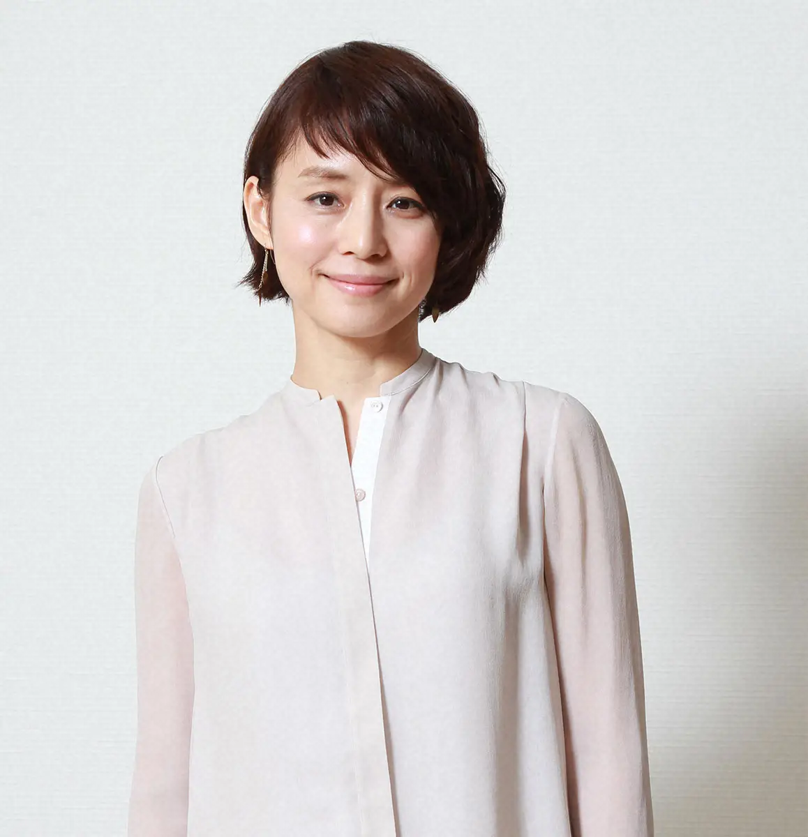 【画像・写真】2015年当時のショートカット姿の石田ゆり子