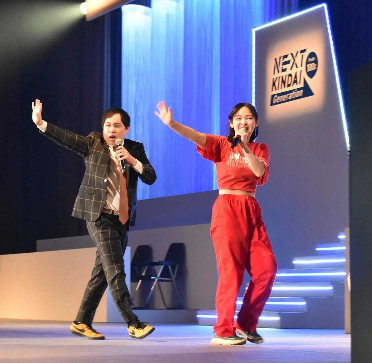 【画像・写真】近大入学式　サプライズゲストに霜降りせいや＆MOMOCHANI