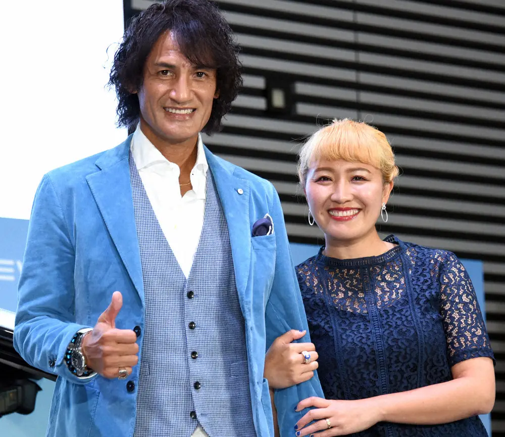 【画像・写真】丸山桂里奈&本並健治氏が夫婦解説　PKの場面で丸山が本並氏に質問「読めました?」鋭いツッコミも
