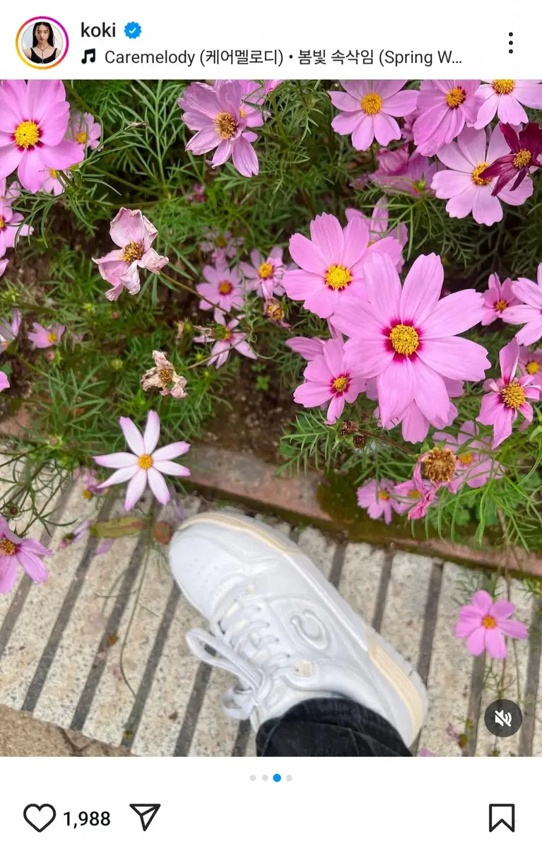 【画像・写真】スタイル良すぎ！　Koki、春らしい着こなし全身ショットで自身の愛用スニーカーを紹介