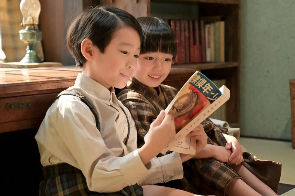 【画像・写真】「あんぱん」嵩、弟・千尋に「僕たちのお父さん」ネット「混乱しない？」漫画家への原点　亡父の雑誌に夢中