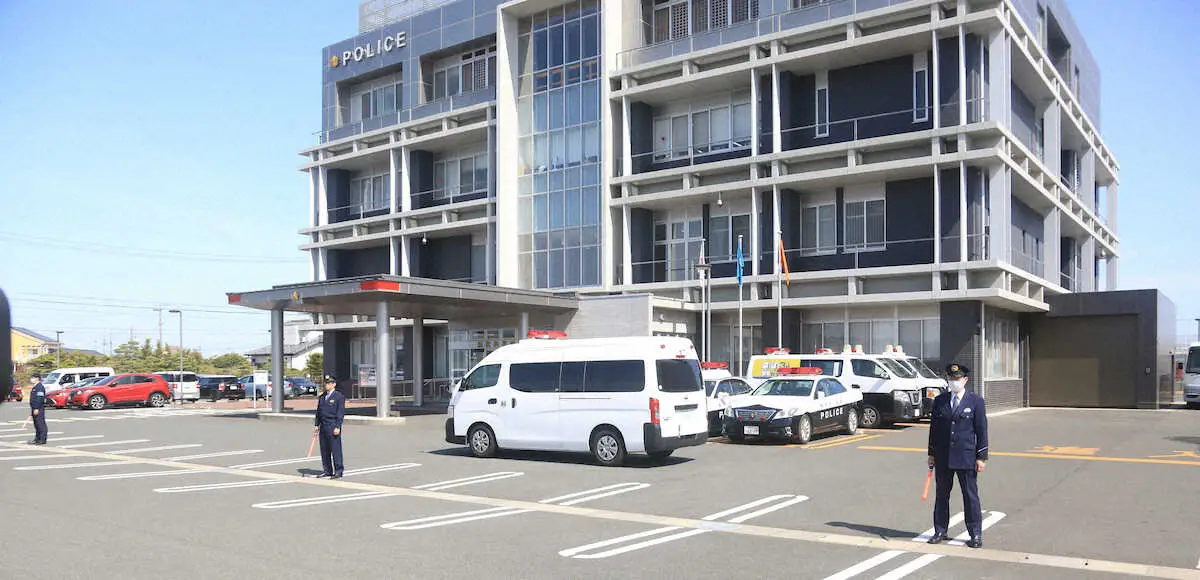 【画像・写真】広末涼子容疑者が送検、車内の様子うかがえず　運転免許証は事故車両から見つかる