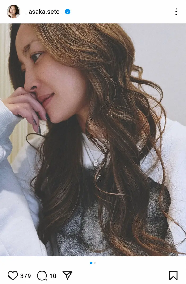 【画像・写真】瀬戸朝香「美容室行ったら…」　美しい横顔ショットにファンため息「奇麗すぎます」「巻き髪かわいい」