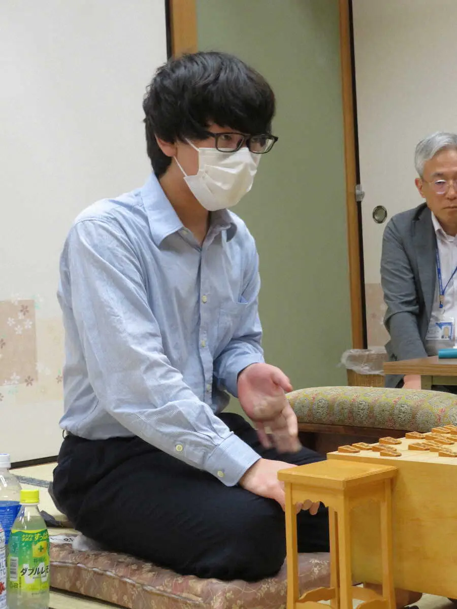 【画像・写真】山下三段　奨励会員が竜王戦5組準決勝進出　連続昇級へ王手　21年度叡王戦挑戦者の出口六段に勝利