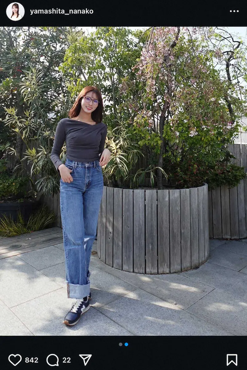 【画像・写真】福岡の美人タレント　スタイル抜群のデニムコーデS！「メガネ女子で超可愛い」「脚長～い！」の声