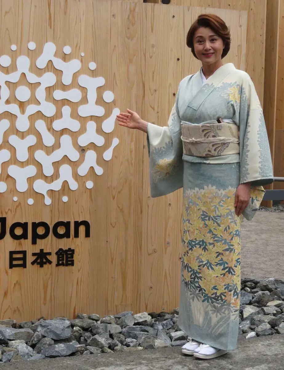 【画像・写真】大阪・関西万博開幕　藤原紀香が日本館でお出迎え　早くもグッズは大人気