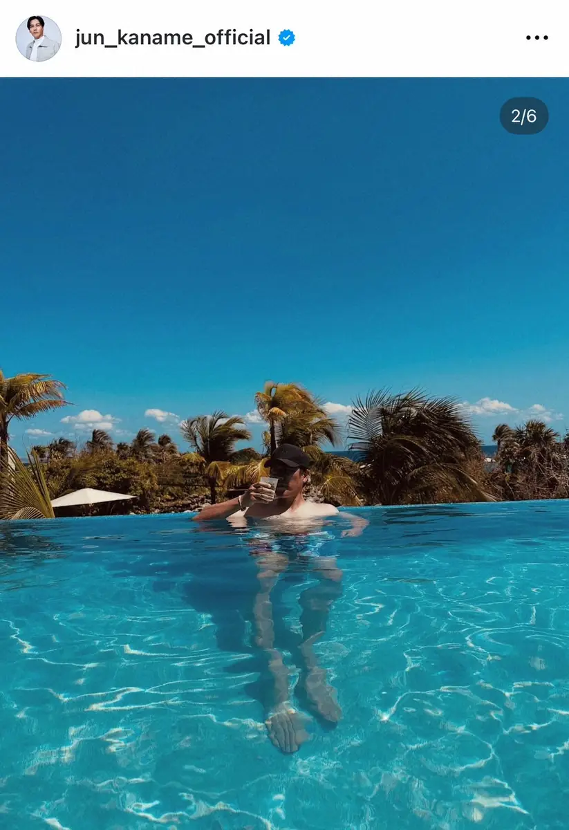 【画像・写真】要潤　プールサイドでリラックス　鍛え上げられた上半身にファンくぎ付け「ぎゃー！」「目の保養」