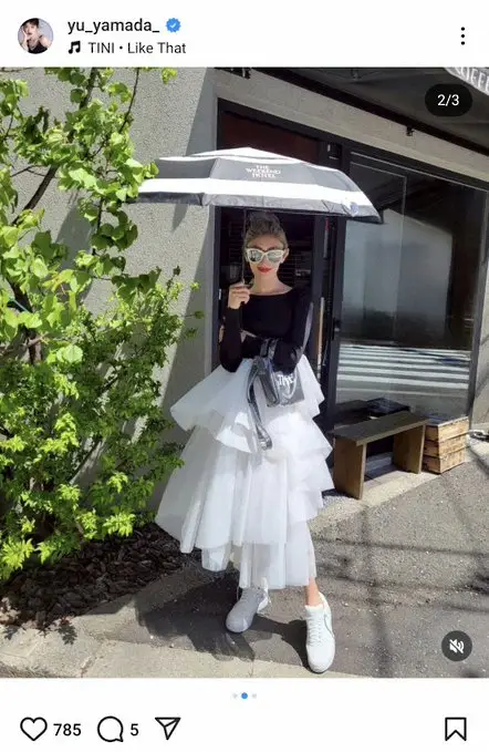 【画像・写真】山田優　まさに“ローマの休日”コーデ　ボリュームたっぷりホワイトフリルワンピで近影公開