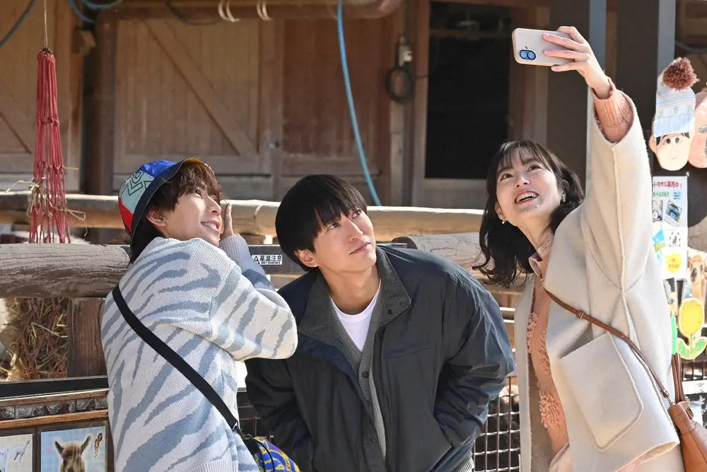 【画像・写真】ドラマストリーム「三人夫婦」浅香航大演じる三津田拓三（中央）（C）TBS