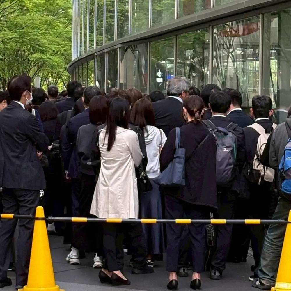 【画像・写真】中山美穂さん一般献花に1万人　有休を取った会社員女性も「やっぱりスターだった」しのぶ声続出