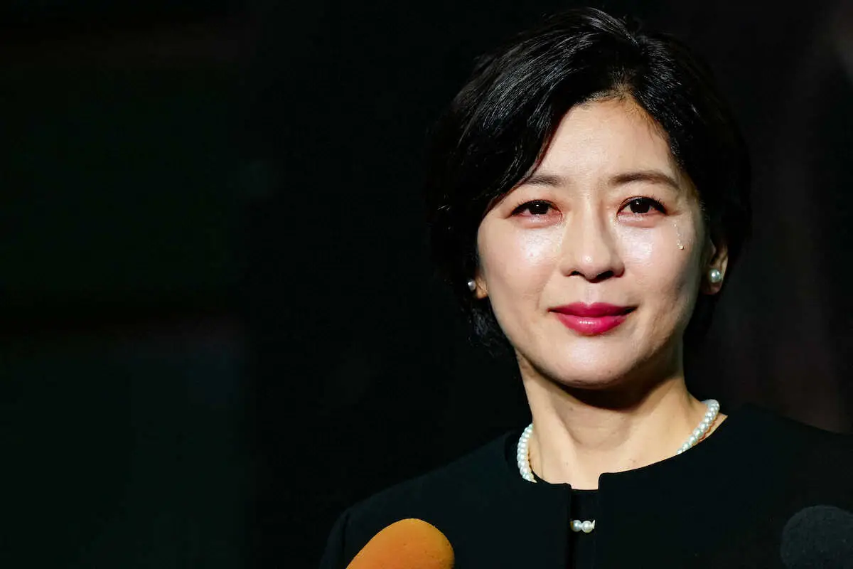 【画像・写真】中山美穂さんお別れの会　妹・中山忍、最愛の姉へ「親バカならぬ姉バカ」遺影の前で大粒の涙