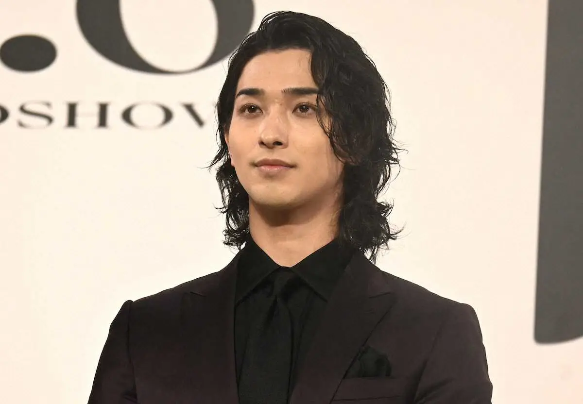 【画像・写真】吉沢亮　映画「国宝」役づくりに1年半「役者人生の集大成」　飲酒トラブル後初会見　黒スーツ短髪で登場