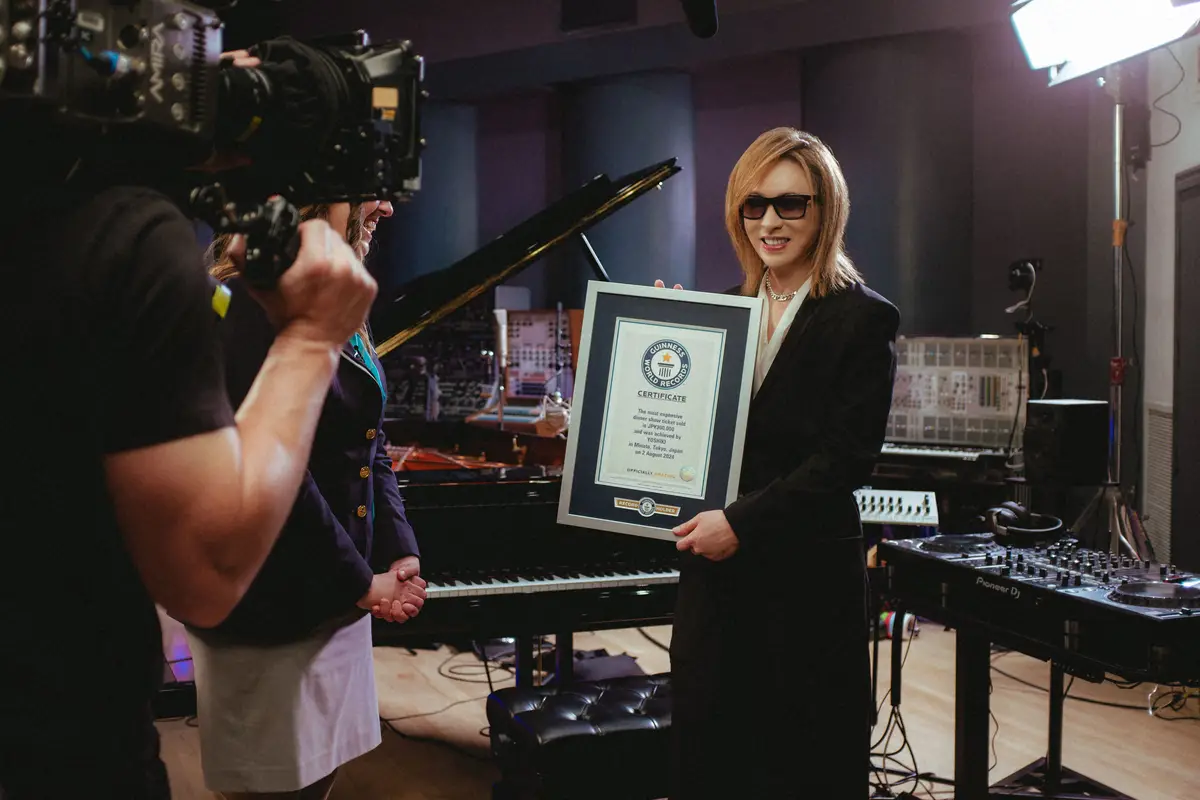 【画像・写真】YOSHIKIがギネス世界記録！「最も高額で完売したディナーショーチケット」認定　1席30万円