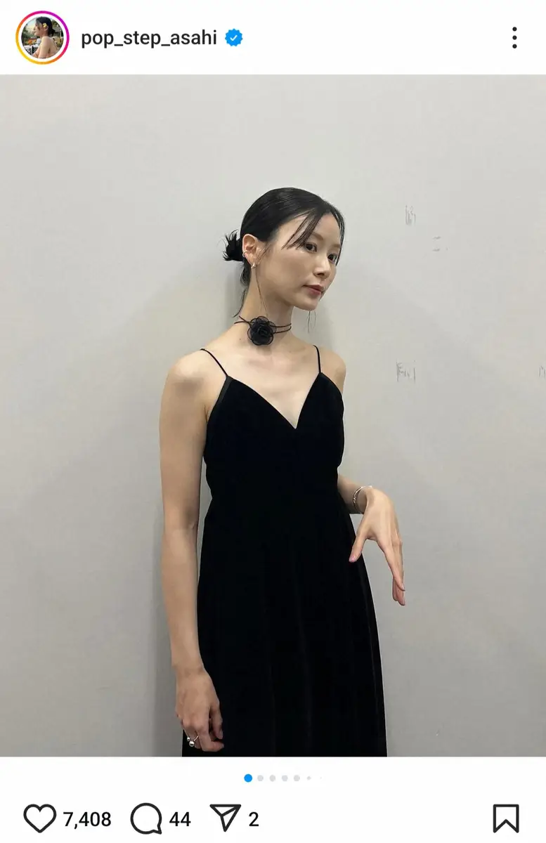 【画像・写真】朝日奈央　大人っぽい雰囲気あふれる大胆背中見せドレスショットにファンうっとり「大人の色気ですね」