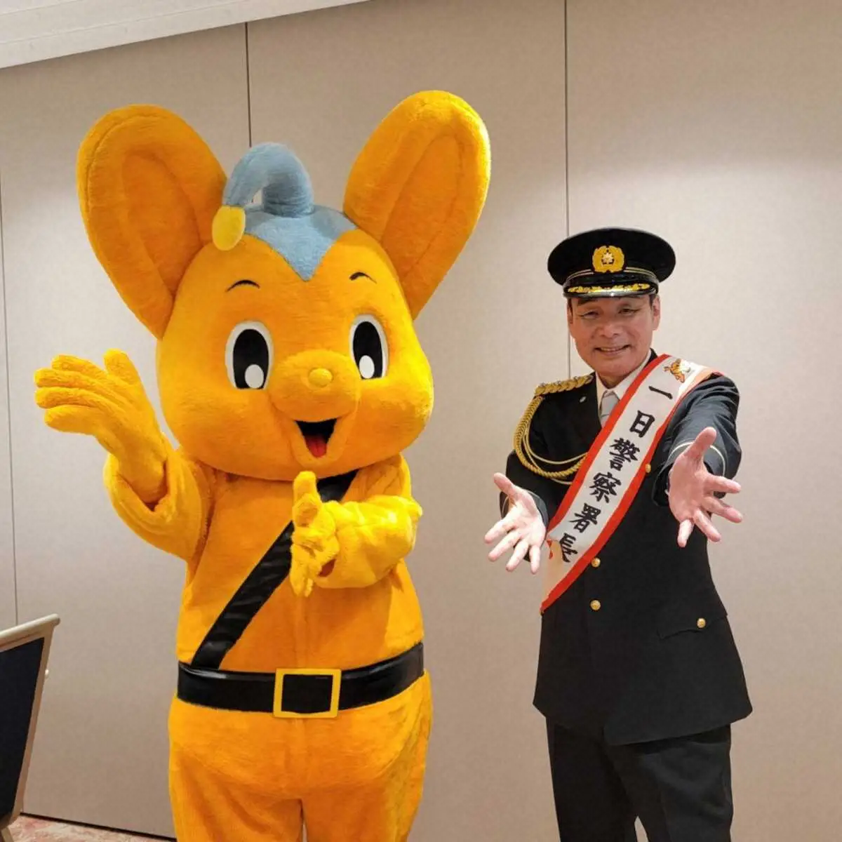 【画像・写真】ダチョウ・肥後が警察署長に　詐欺電話には「ヤー、出るなよ！絶対出るなよ！」