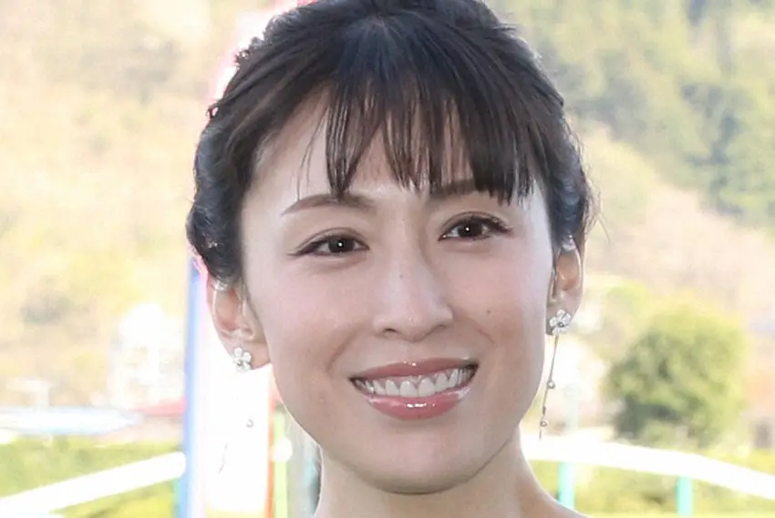 【画像・写真】雛形あきこ　海外旅行にわざわざつぶして持っていくものとは「結構硬いのあるじゃないですか」