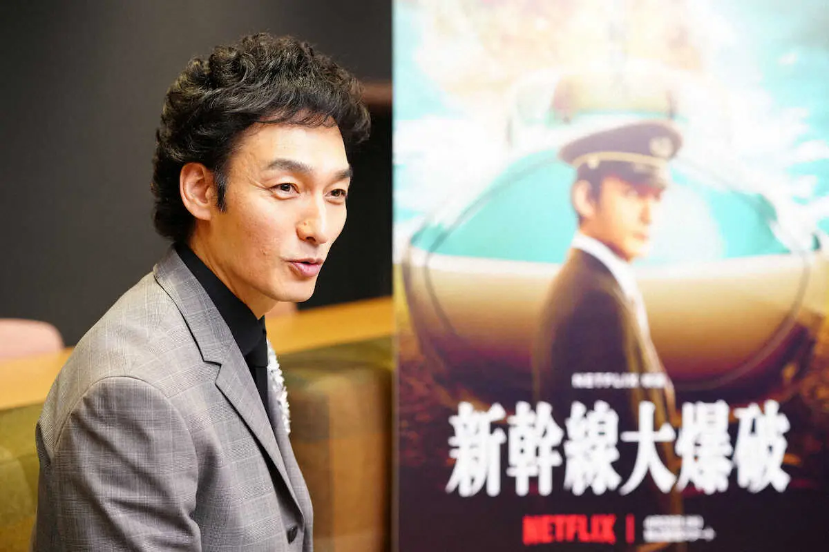 【画像・写真】＜草彅剛インタビュー＞インタビューに答える草彅剛（撮影・大城　有生希）