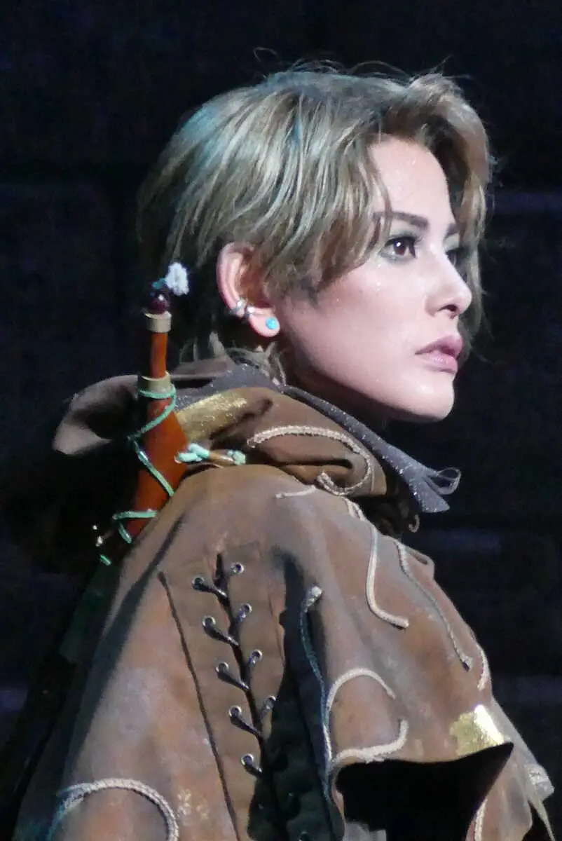 【画像・写真】宝塚雪組トップ朝美絢＆夢白あや「新生雪組の魅力は“勢い”」「ROBIN　THE　HERO」開幕へ