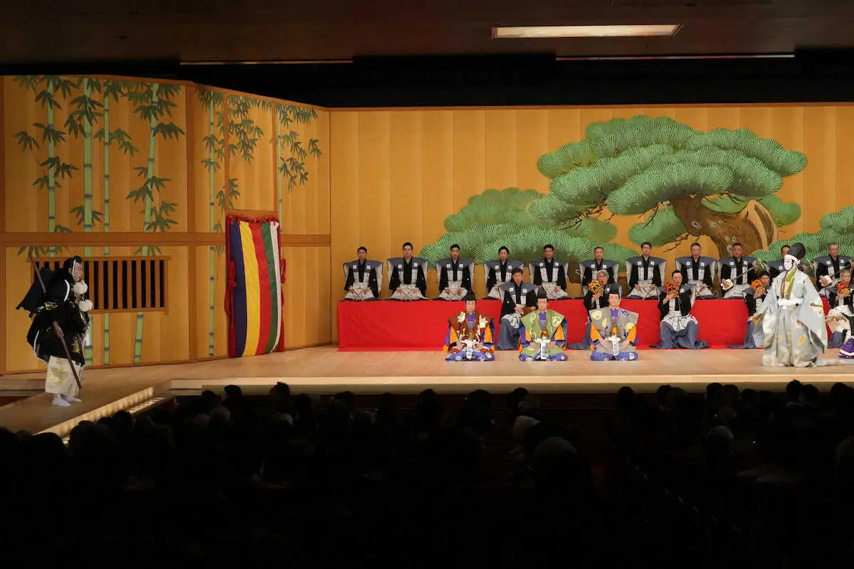 【画像・写真】八代目菊五郎　念願の“團菊”共演で第一歩　襲名披露興行初日　口上で覚悟「伝統と革新にのっとり精進」