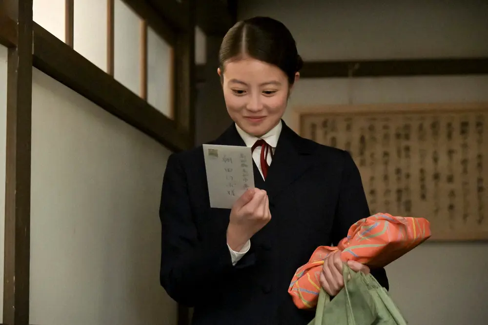 【画像・写真】「あんぱん」のぶイラッ！偽名・嵩子から手紙　銀座に美女138人？ネット爆笑も「余計な一文」自由の対比