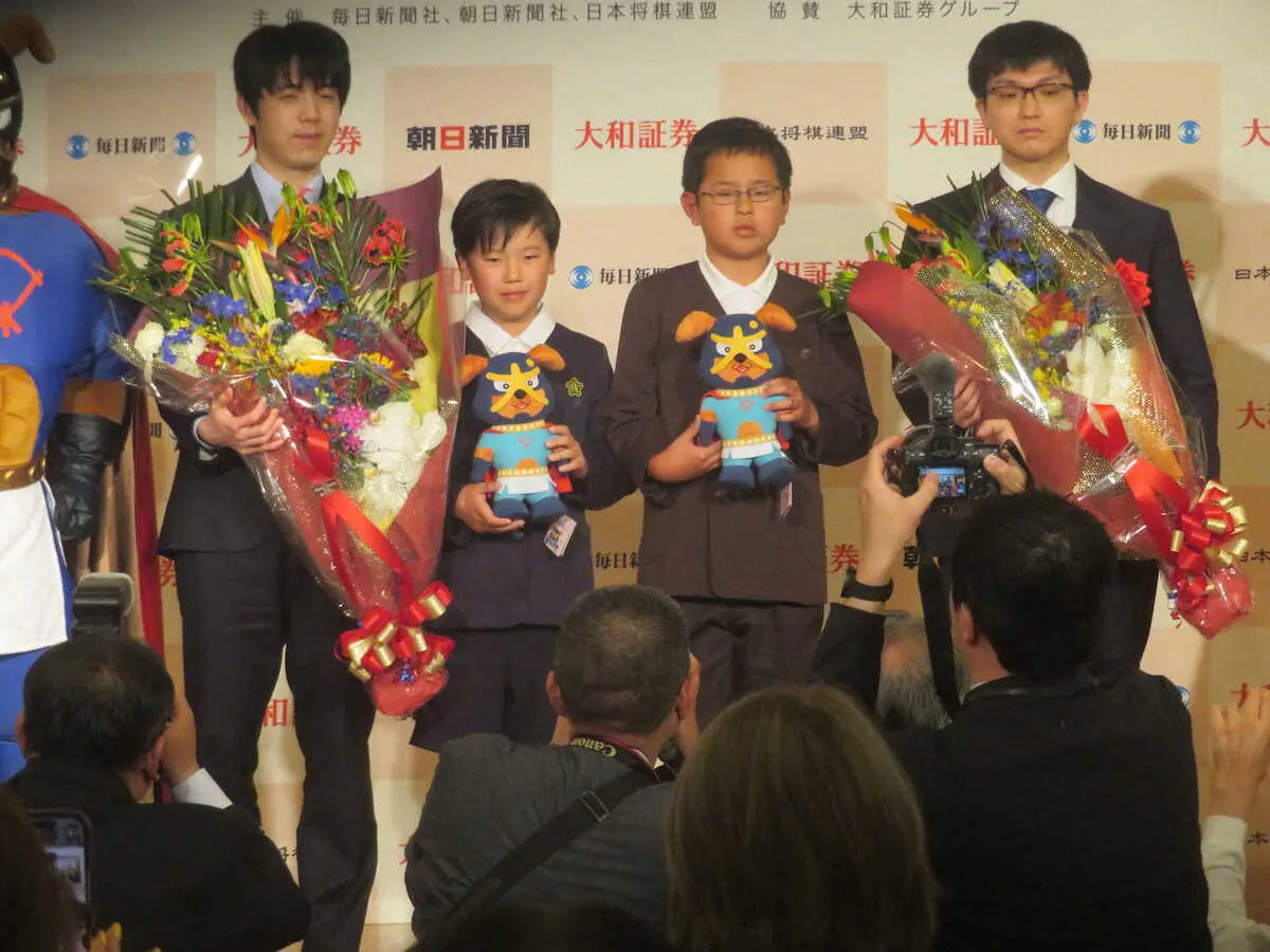 【画像・写真】藤井名人　「対局前日から長考」　永瀬九段「盤上没我で」　藤井2勝の名人戦第3局前夜祭