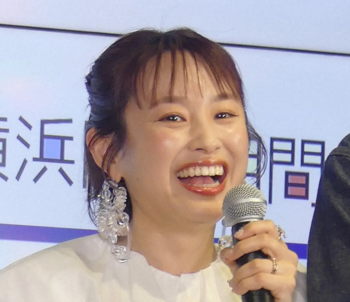 【画像・写真】38歳・元モー娘。　偶然“オソロ”に!?密着オフショ披露に「今日もラブラブ～」「羨ましいッ」の声