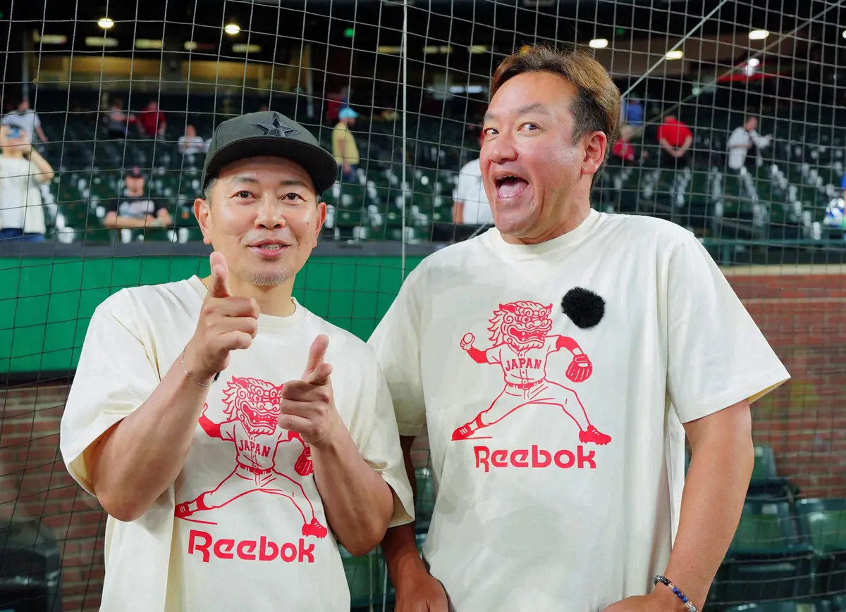 【画像・写真】ポーズを決める宮迫博之（左）とたむらけんじ（撮影・木村　揚輔）