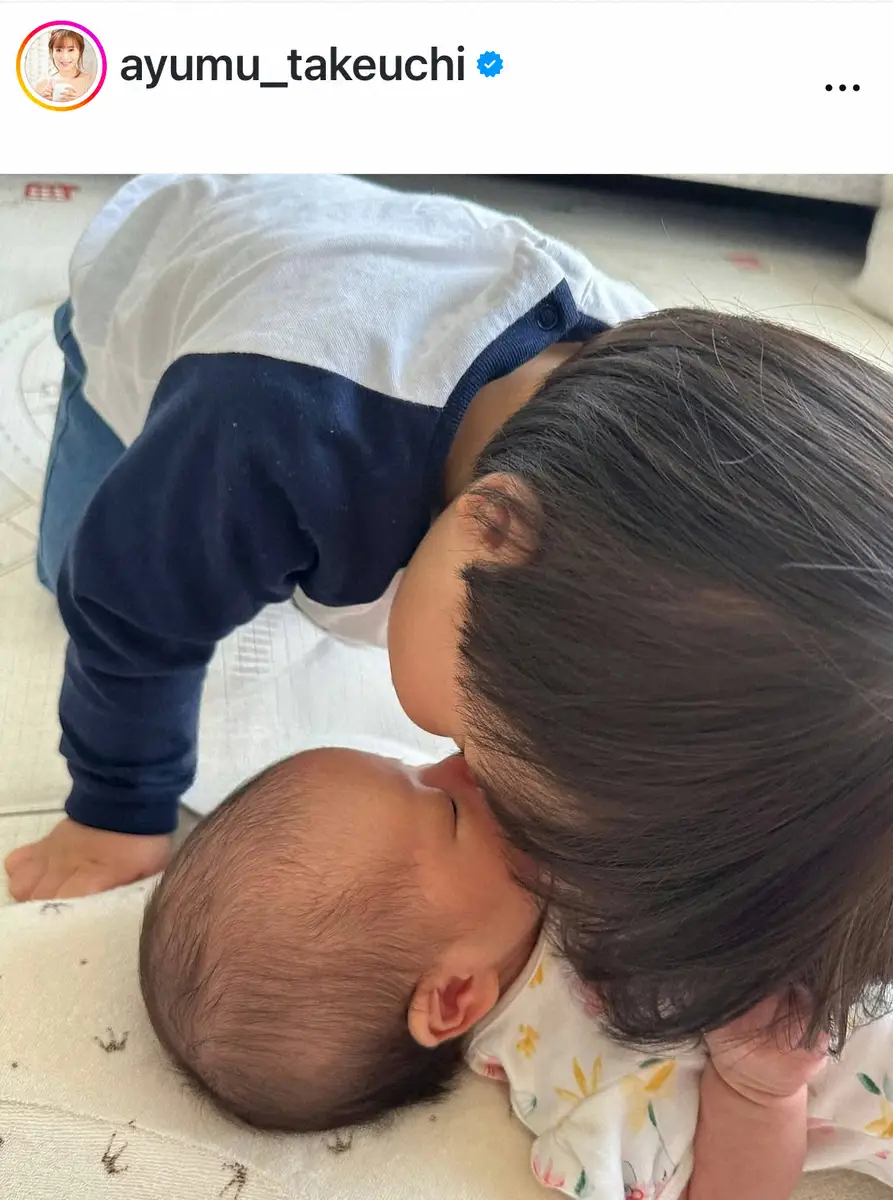 【画像・写真】人気俳優6歳上タレント妻　1歳と生後1カ月のかわいすぎ兄妹ショット披露「見てるだけで幸せな気持ちに」